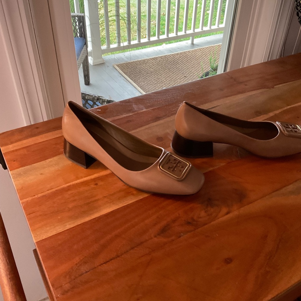 Tory Burch pumps